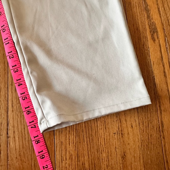 NWOT Under Armour performance capris - Picture 6 of 8